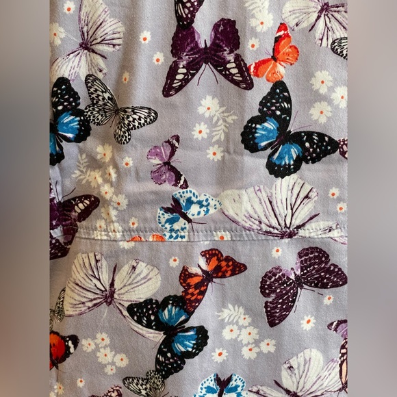 Bundle of 3 scrub suit tops - Picture 5 of 15